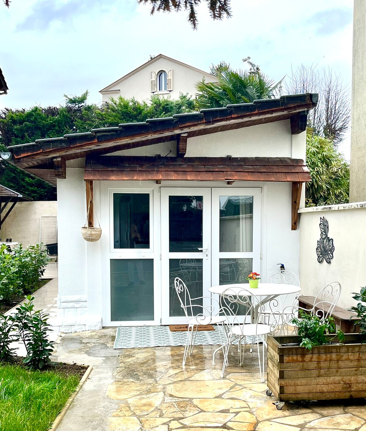 Tiny house with pool