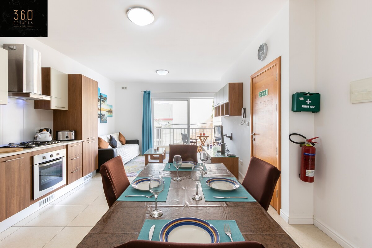 Beautiful 1BR Apt just off the coast in St Pauls