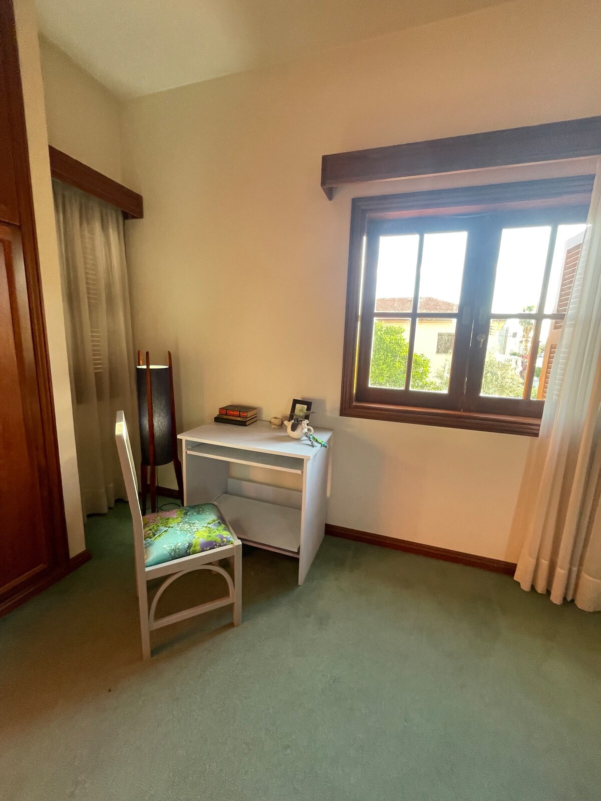 Room in Spacious Villa - Girls only