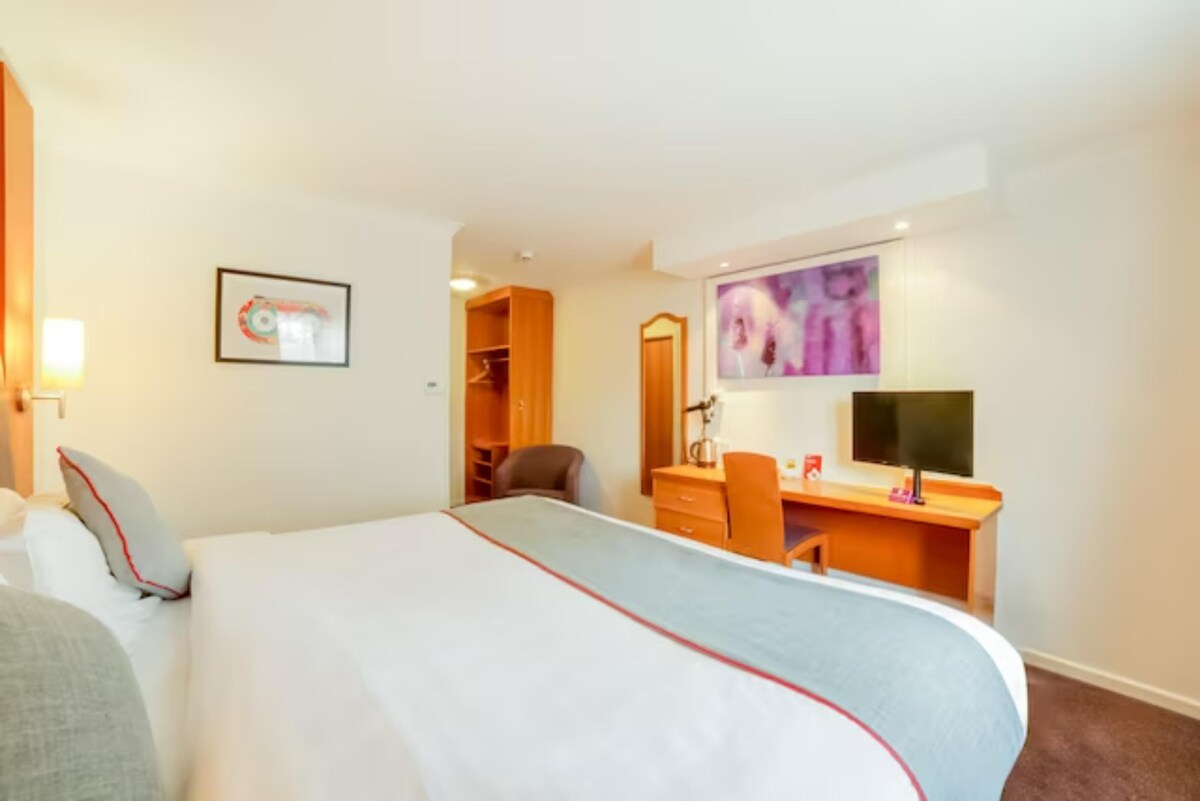 Premier Inn St Helens Standard Double Room