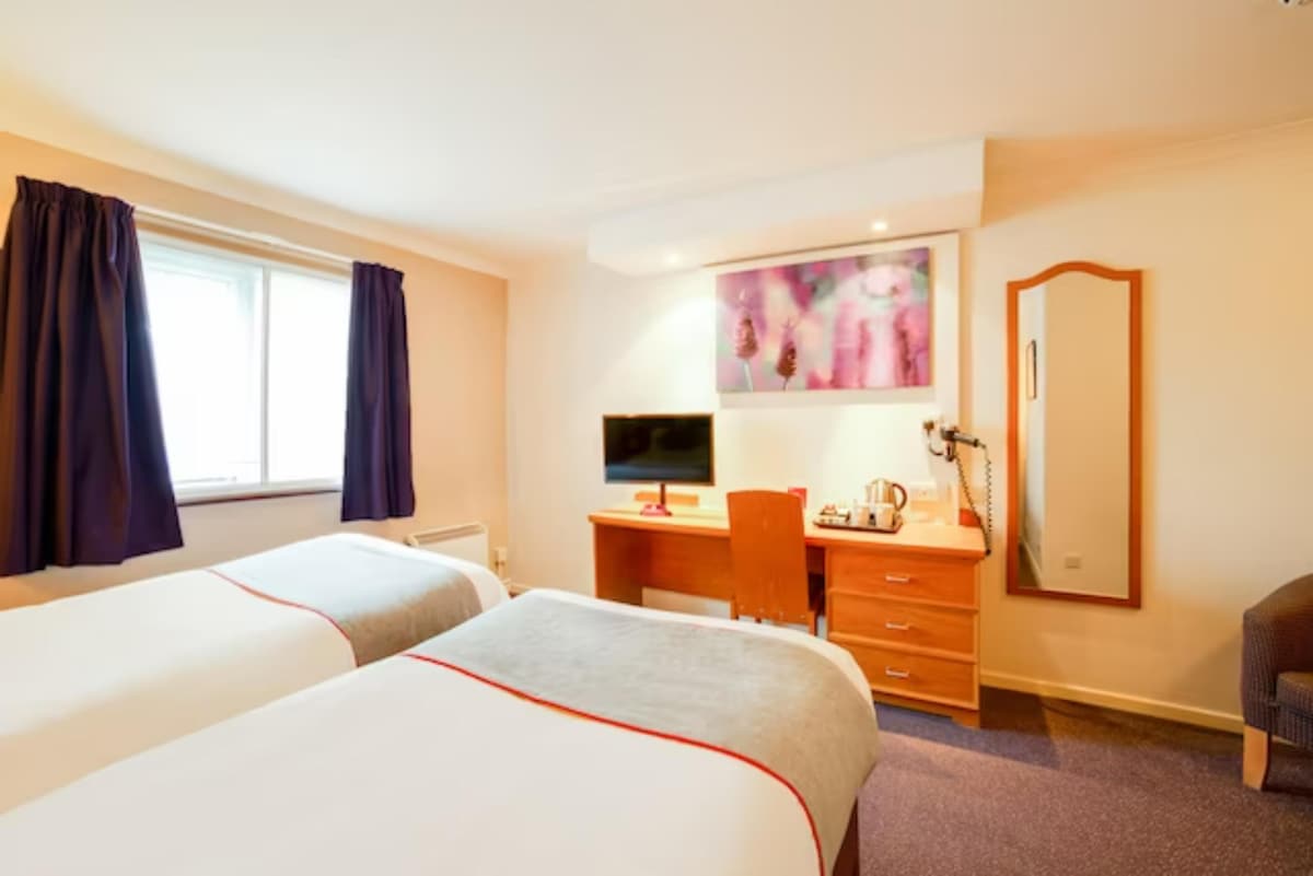 Premier Inn St Helens Standard Twin Room