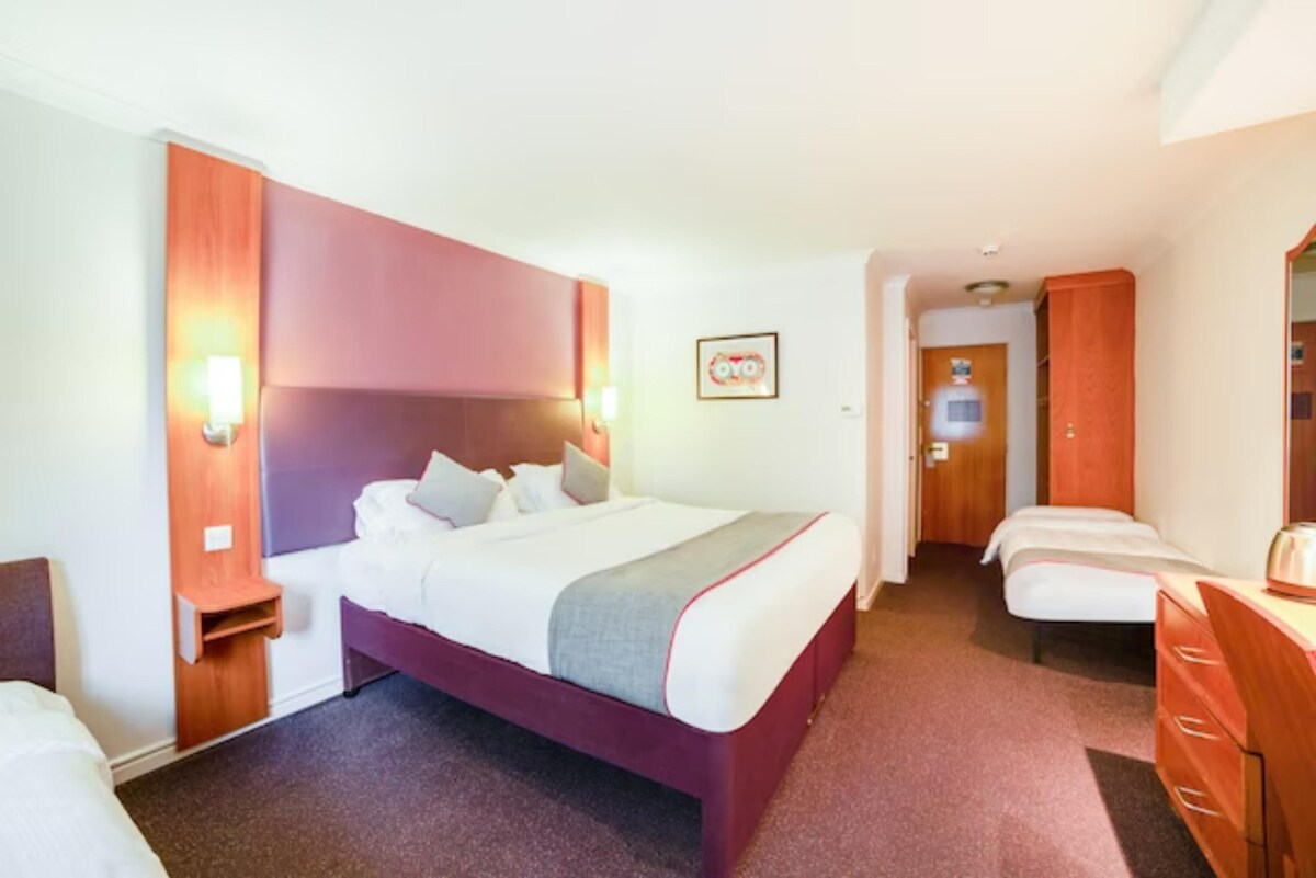 Premier Inn St Helens Standard Quad Room