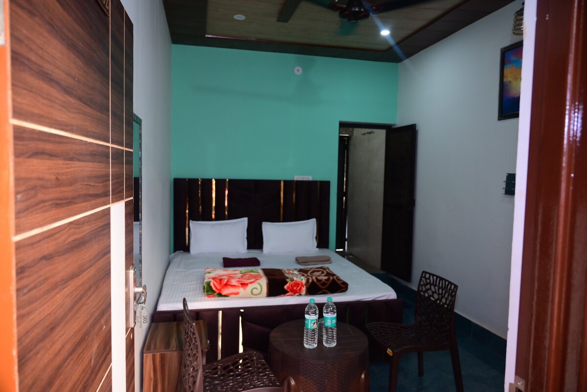 Deluxe Room | Sachida Palace