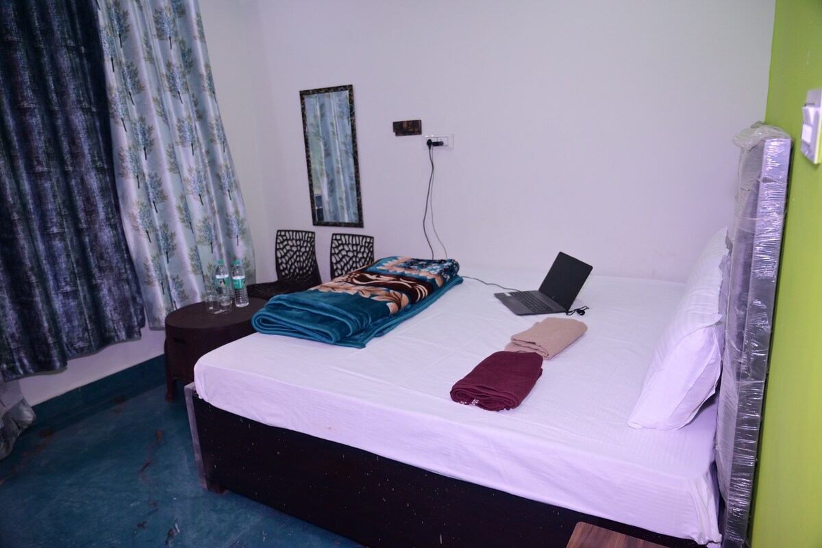 Deluxe Room | Sachida Palace