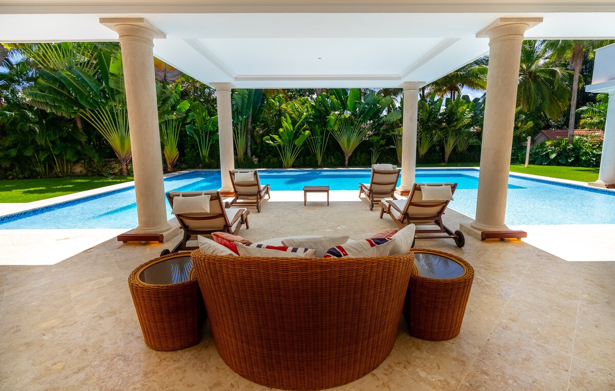 7 BR Luxury Villa with Ocean Views