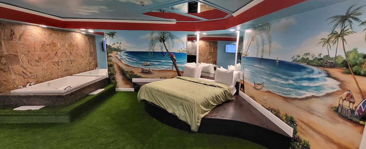 Hawaiian Paradise theme suite with Jacuzzi