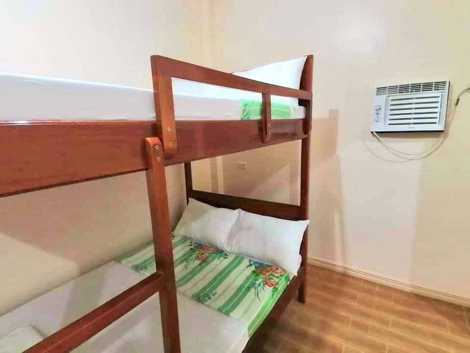 Room good for 4pax in Badian (2)