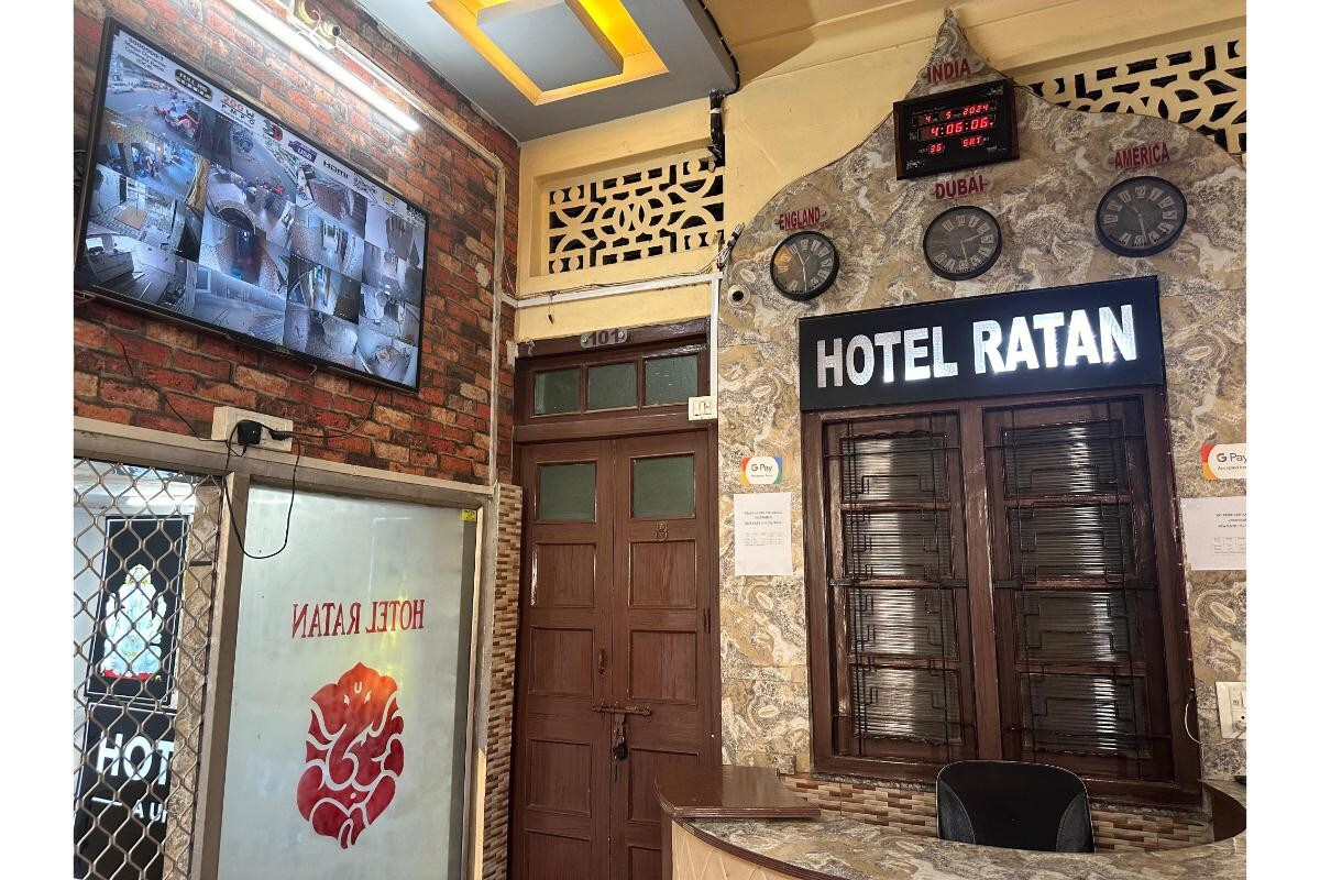 Hotel Ratan / Single Room
