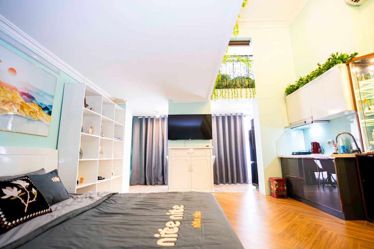 House Plant/Netflix -3beds/3' to Night market