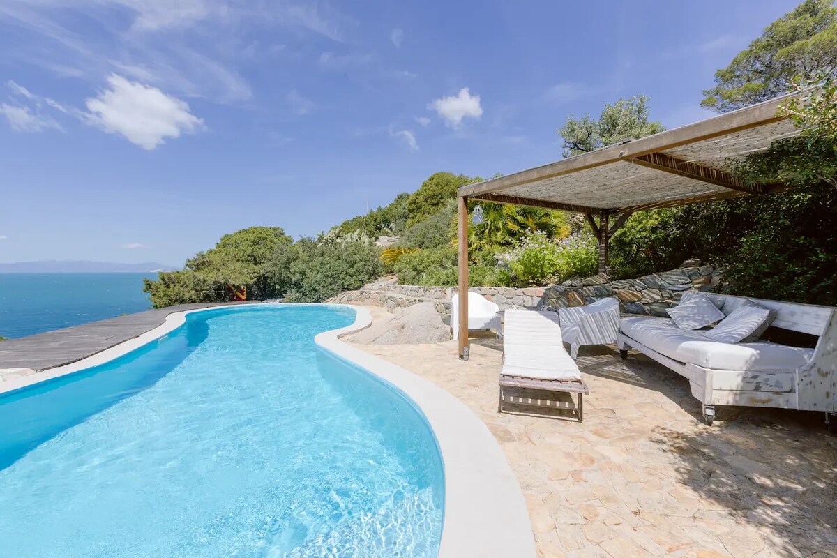 Aqua | Maison de charme with sea view and pool
