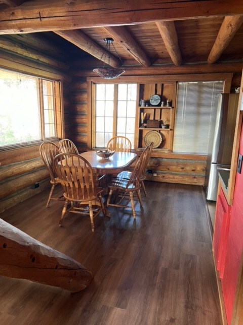 Unique Log Cabin Home in Hagerman