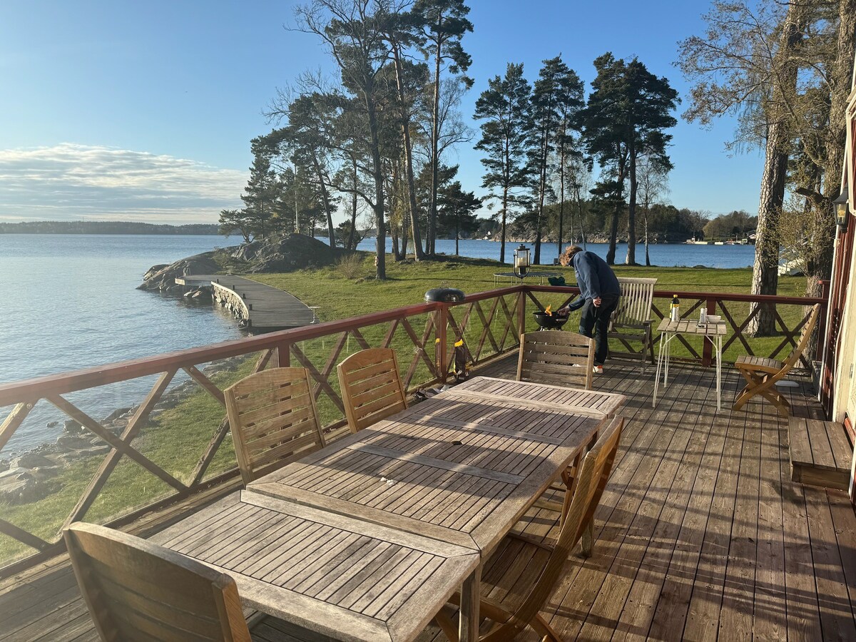 Villa Södernäs - med privat strand mot havet