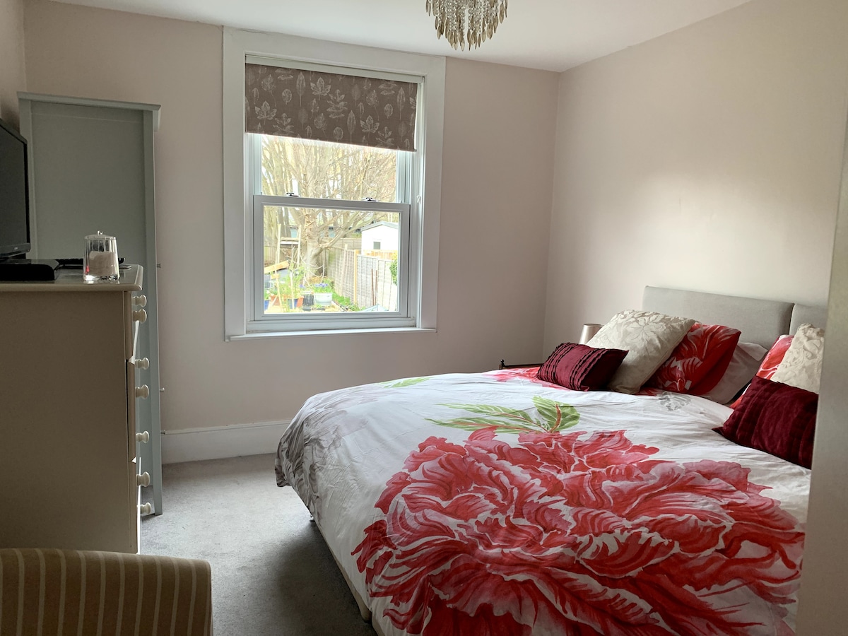 Broadstairs Beach House B&B 1