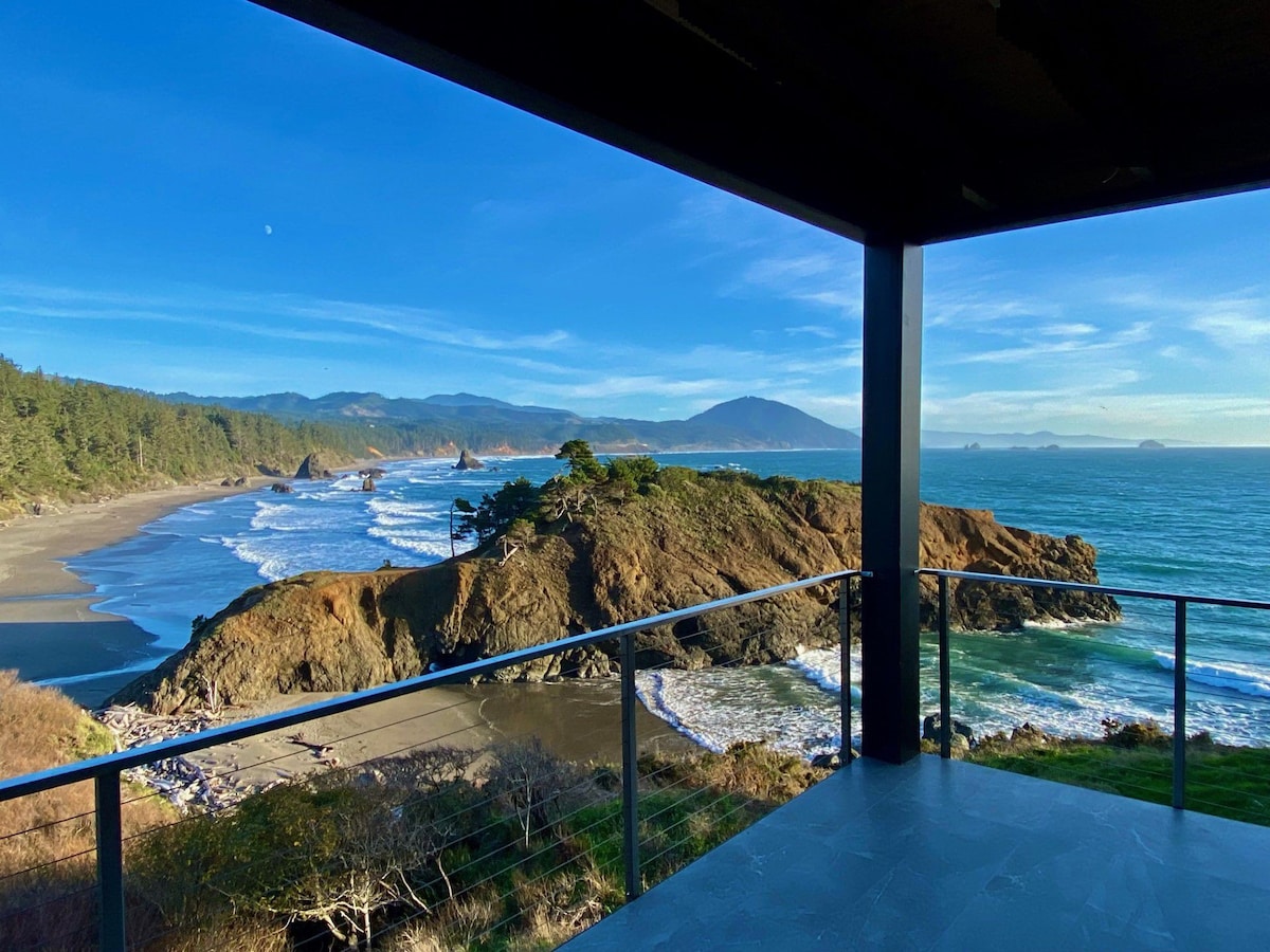 The Cove at Port Orford | Pelican Suite