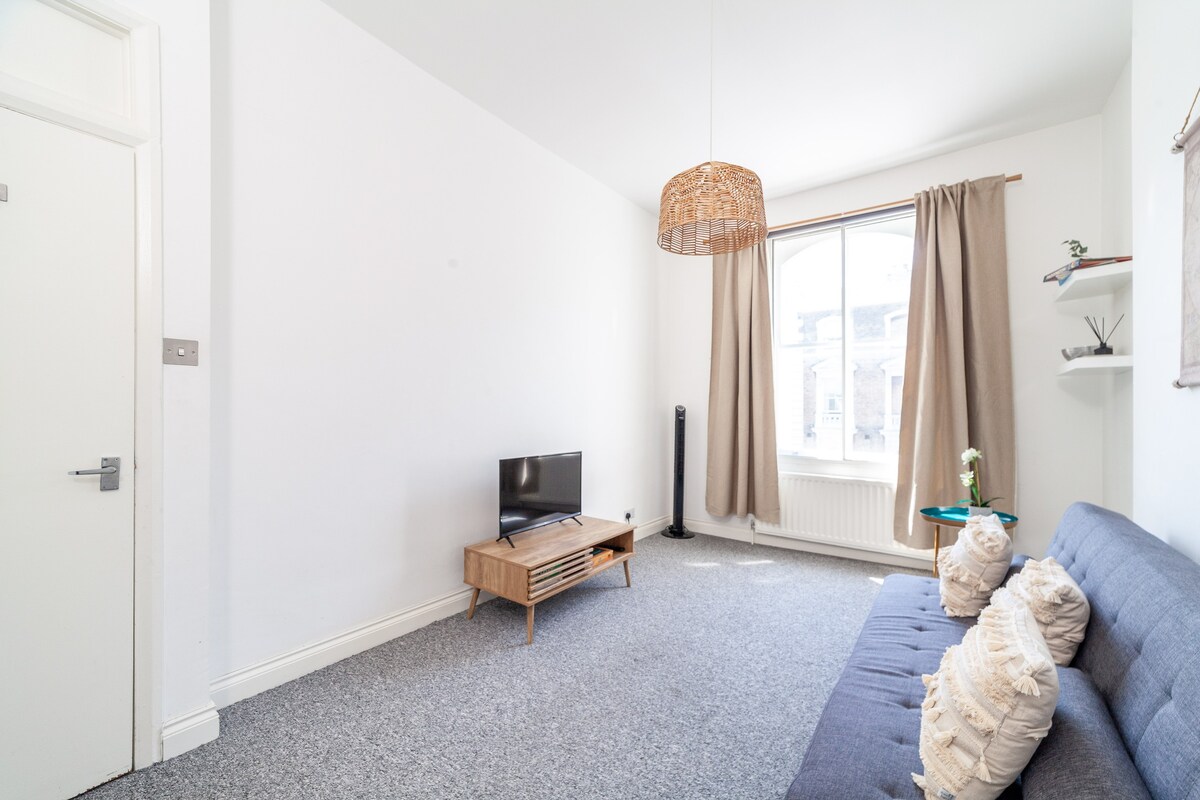 Central 1BR flat in Notting Hill, 1min to Tube