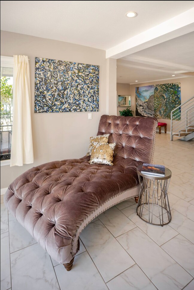 Quiet room in Hollywood Hills