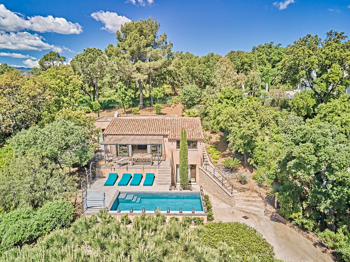 Villa Castel - 4 chambres - Piscine - Vue Grimaud