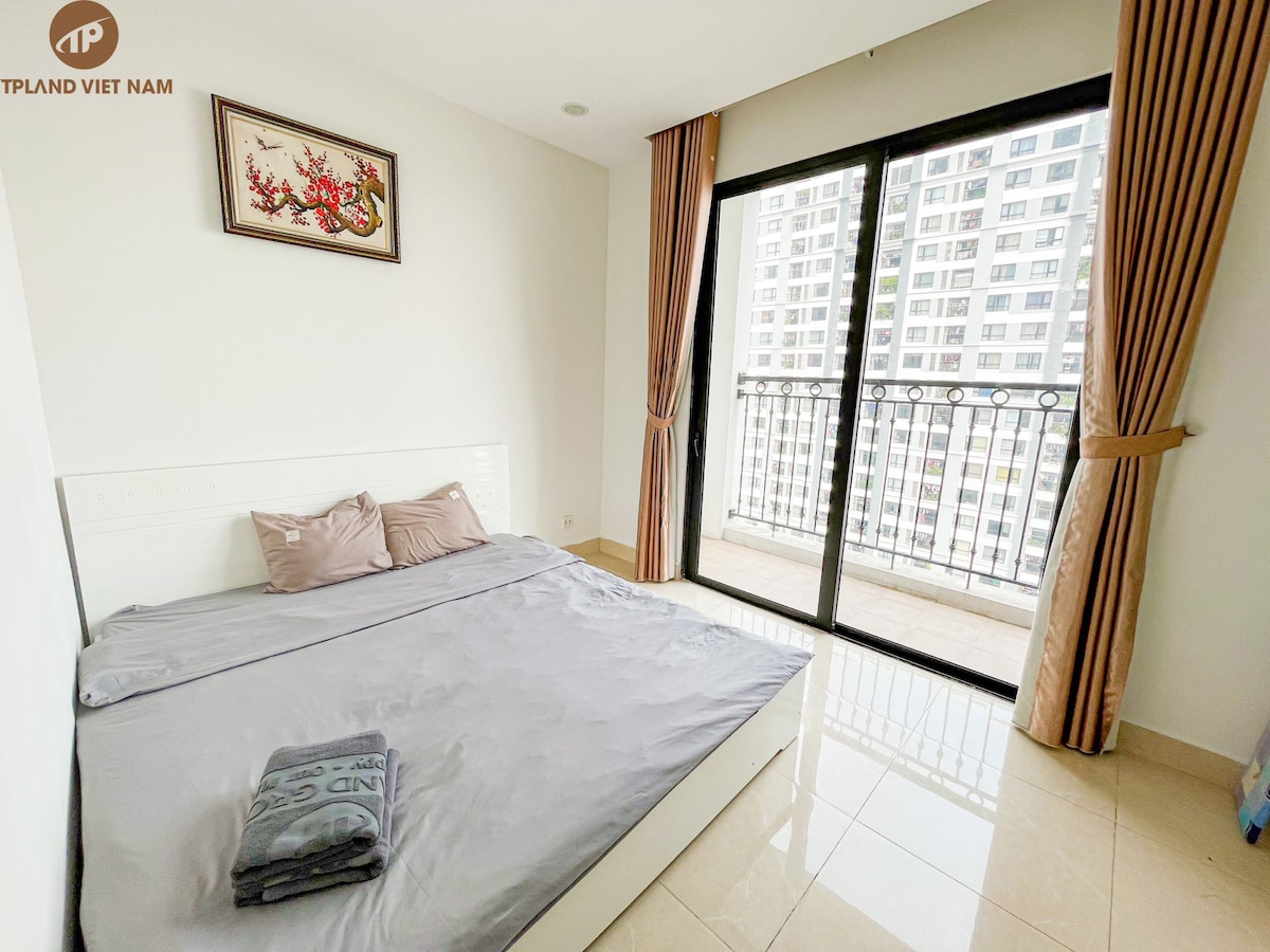 Times City one bedroom apt at T8