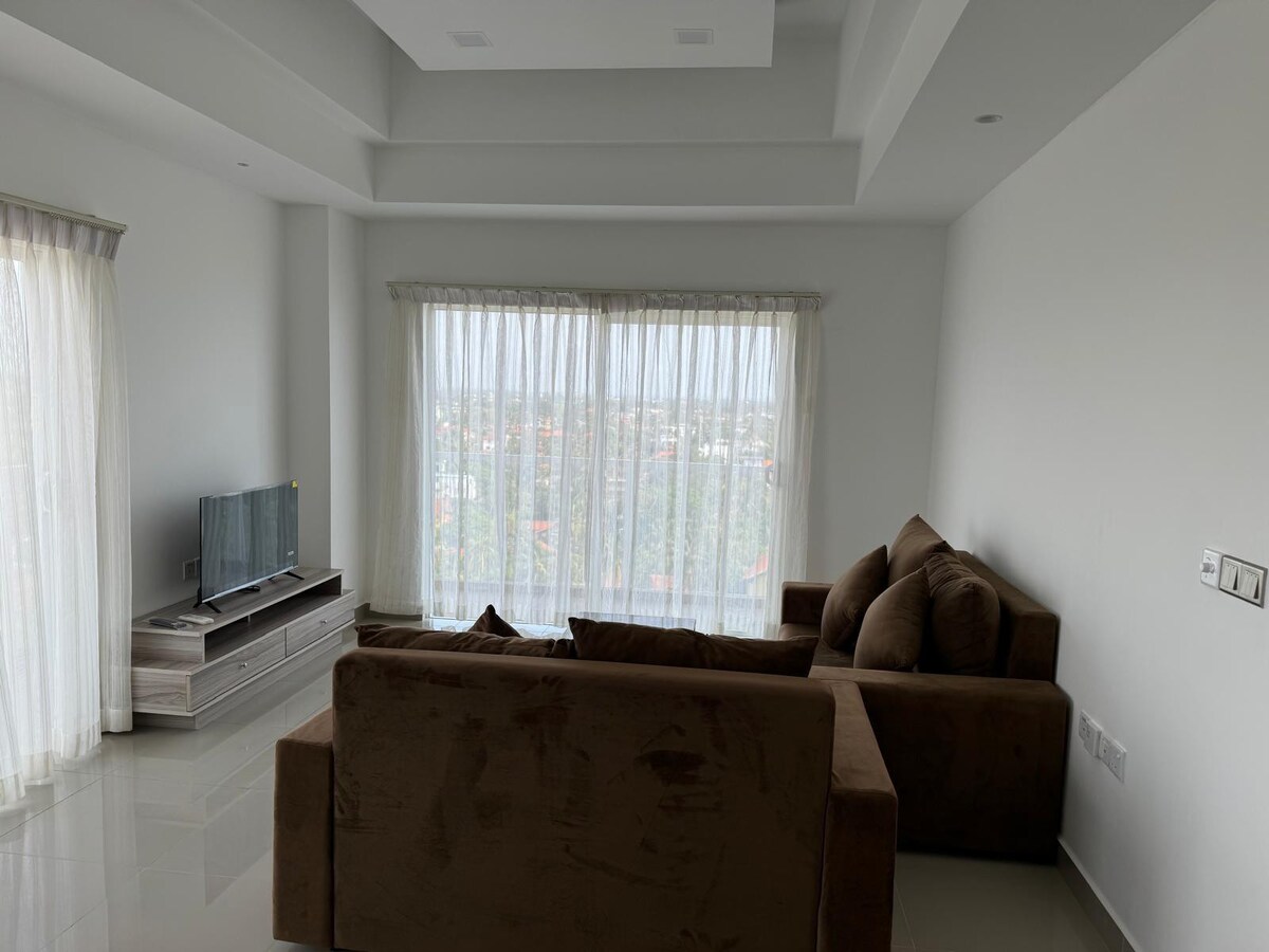 Ocean Breeze - Stylist Luxury Apartment in Negombo
