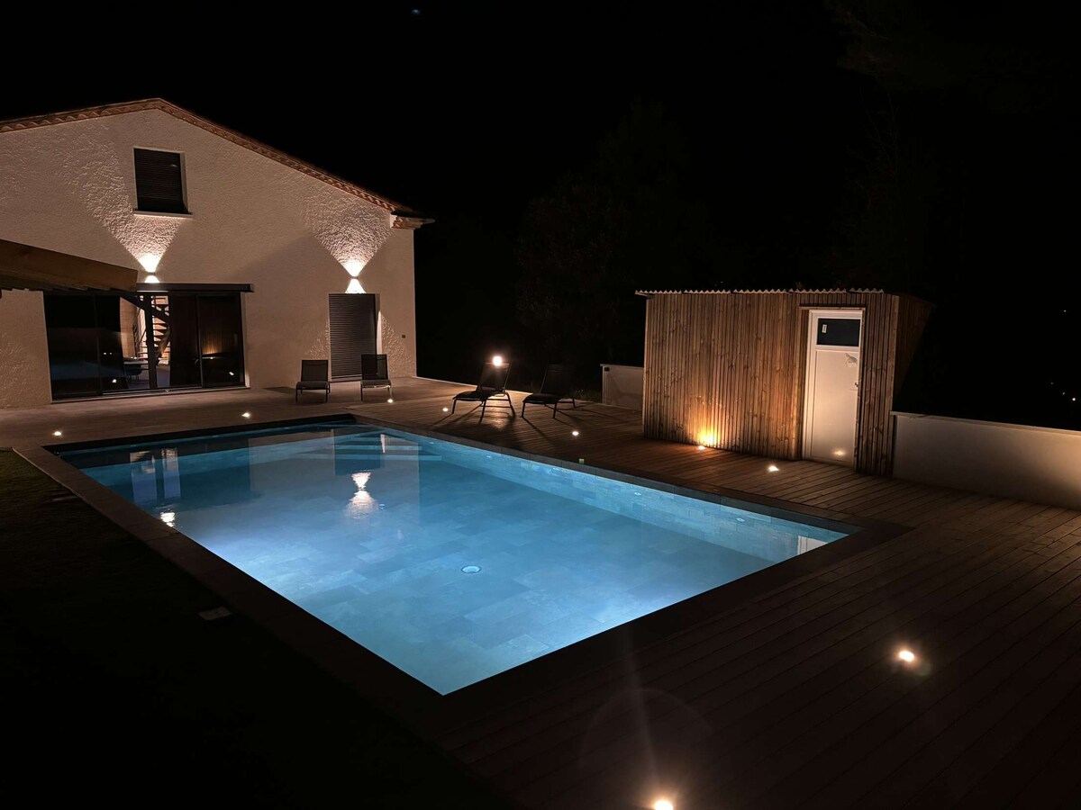 Jolie villa avec piscine chauffée