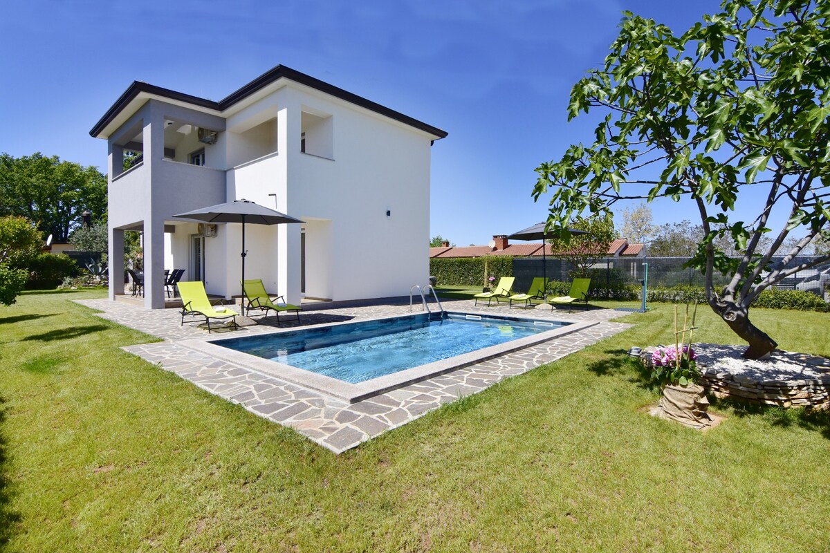 Villa Mares 1 with pool
