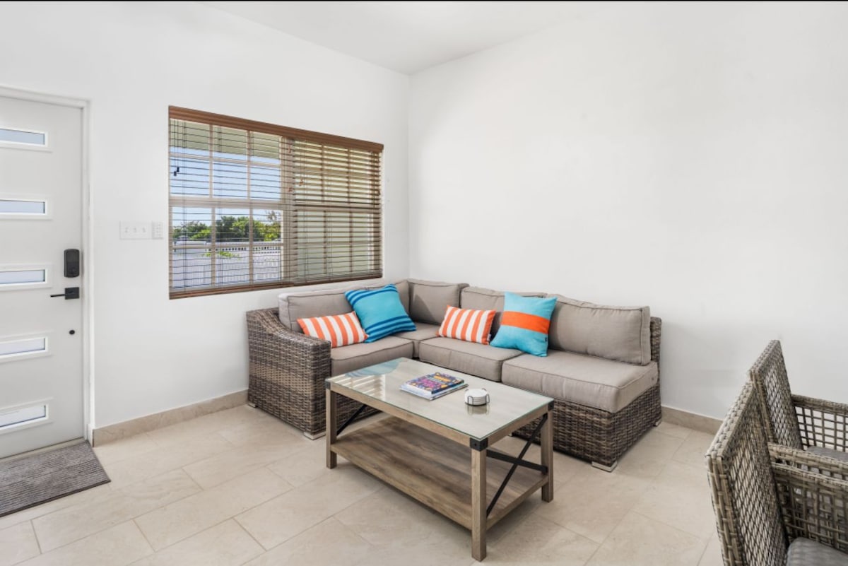 The Ridge Villa: 2 BDR - (Grand Turk)