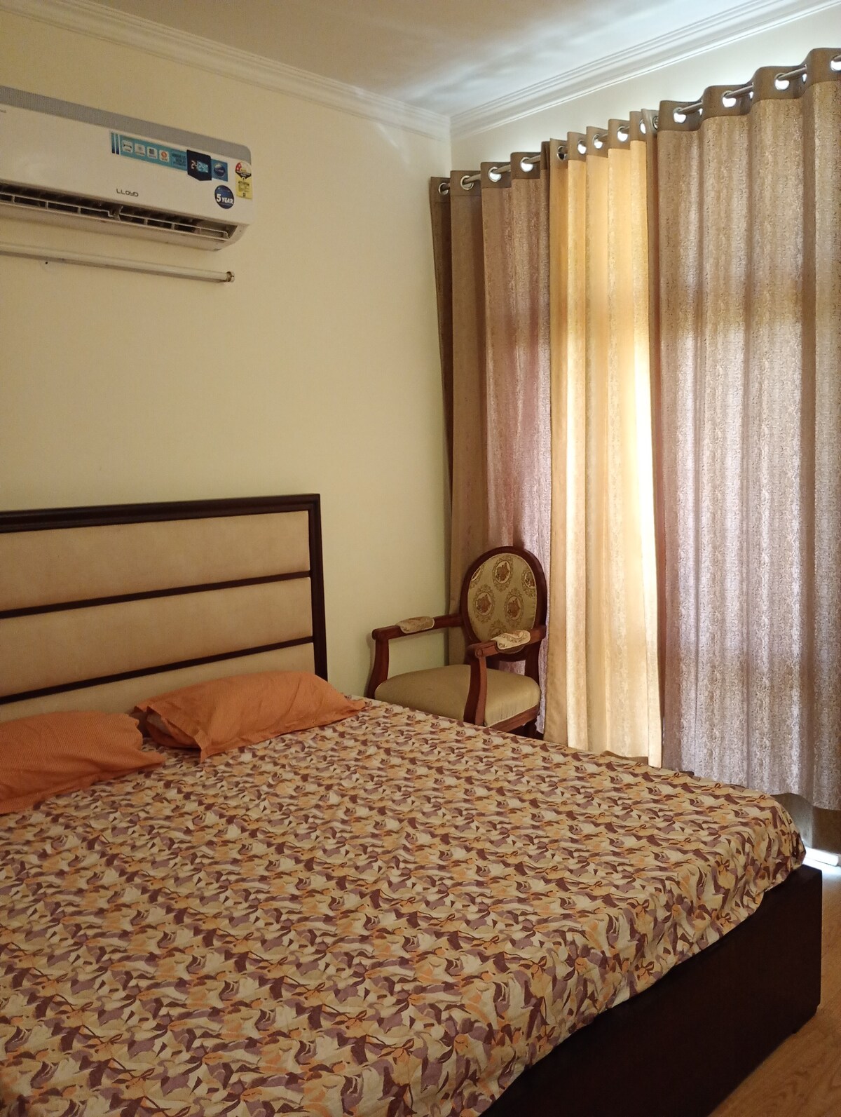 3BHK Apt with home like pleasure