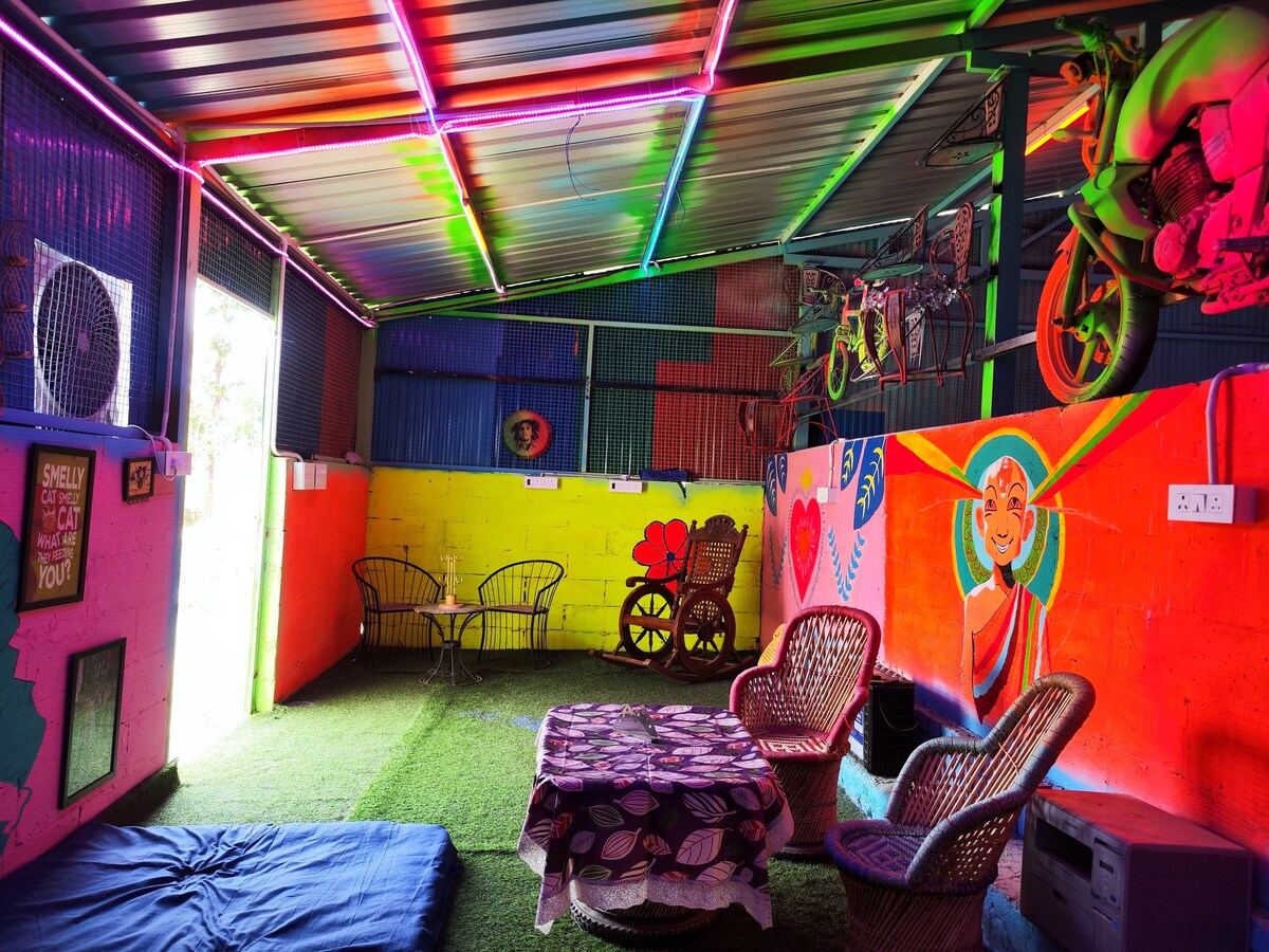 happy hippy hub earthy rooms