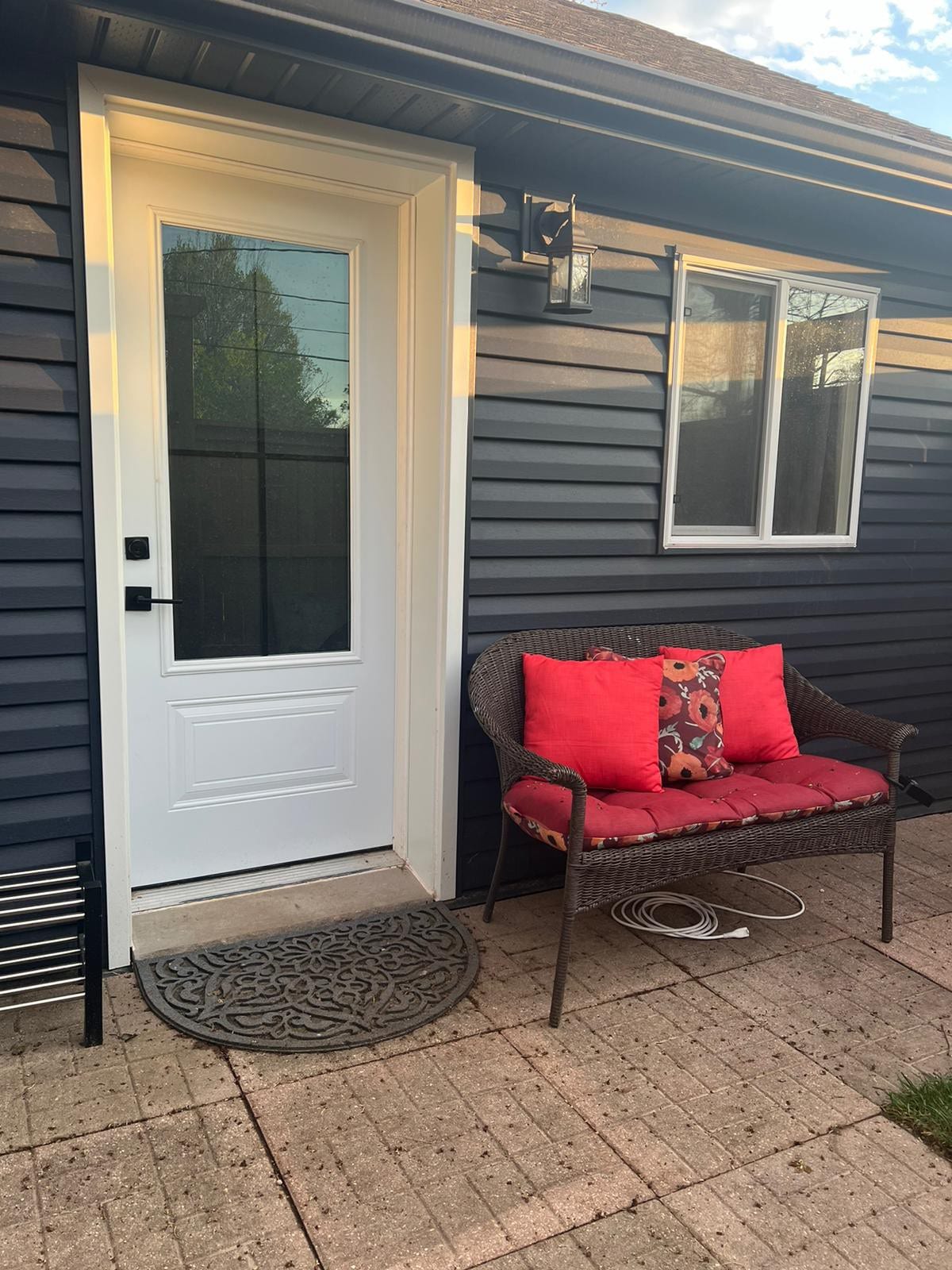 Tiny Green Home (near Google Waterloo)