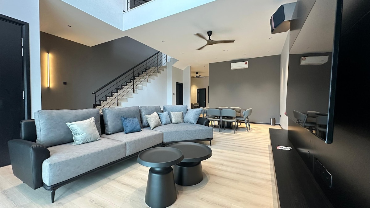 Discover OnyxVacay Home5 in the bustling city life