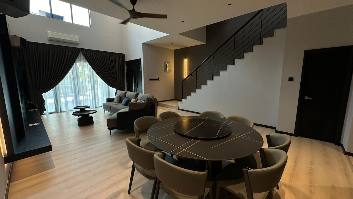 Discover OnyxVacay Home5 in the bustling city life
