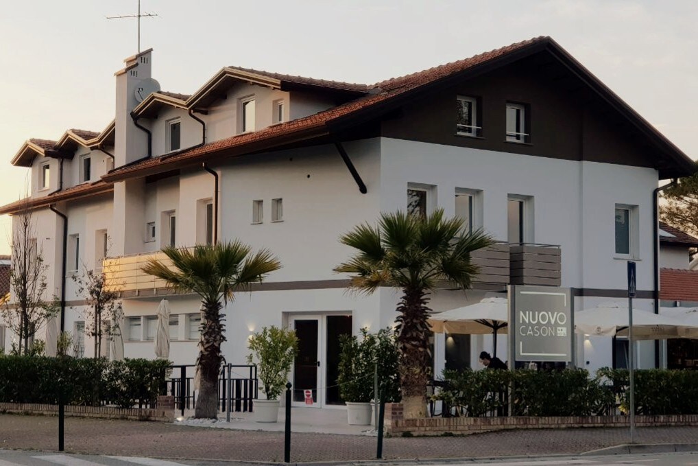 Hotel moderno vicino al mare