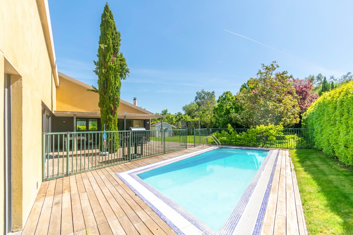 Espectacular casa de diseño con piscina en Navarra