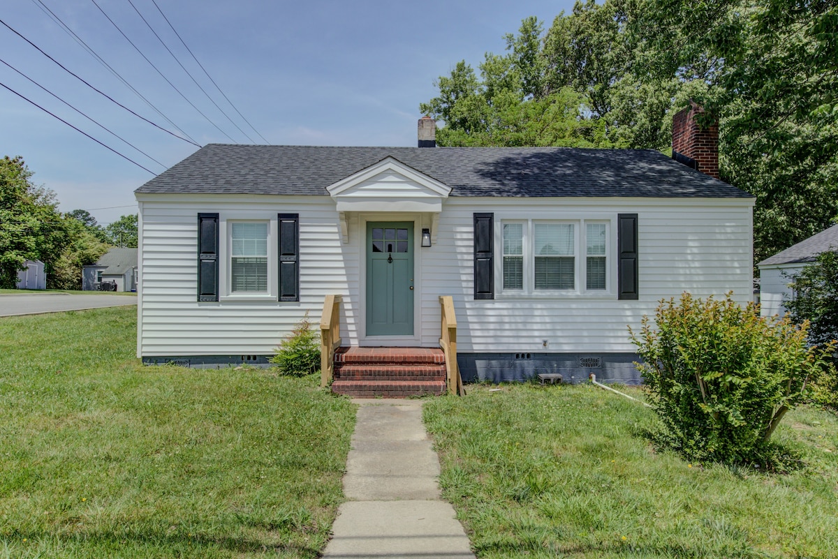 Cottage on Oaklawn