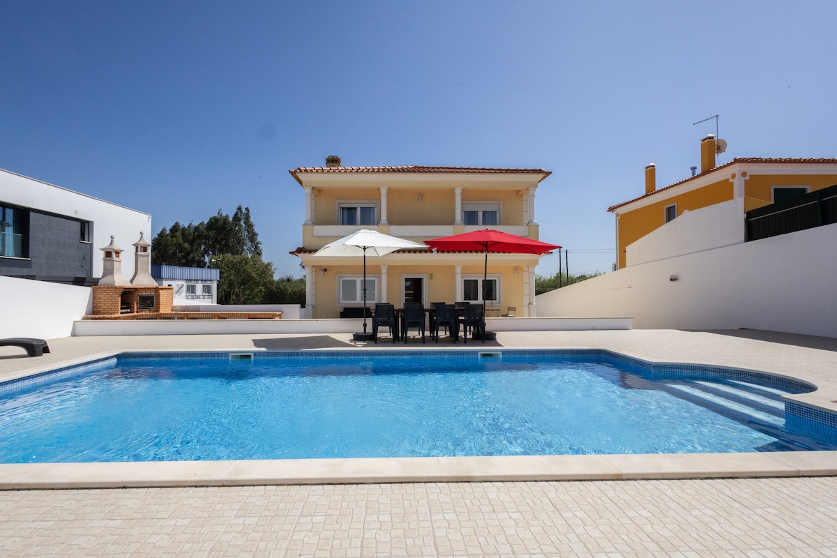 Beautiful villa with heated pool