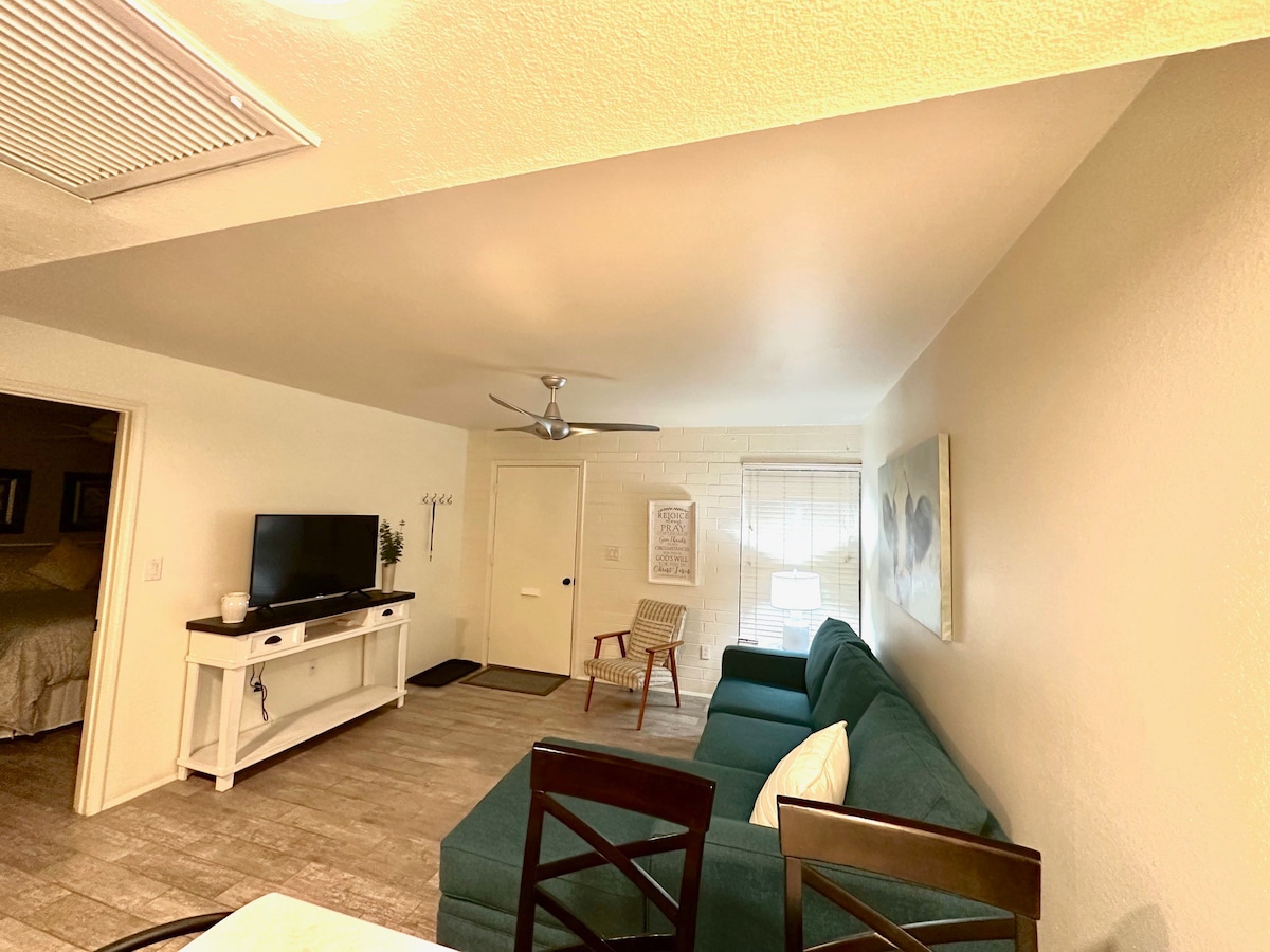 Newly Remodeled Condo 55+