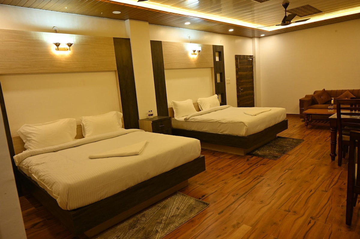 Stunning Suite at Raj Vilas Maharajganj