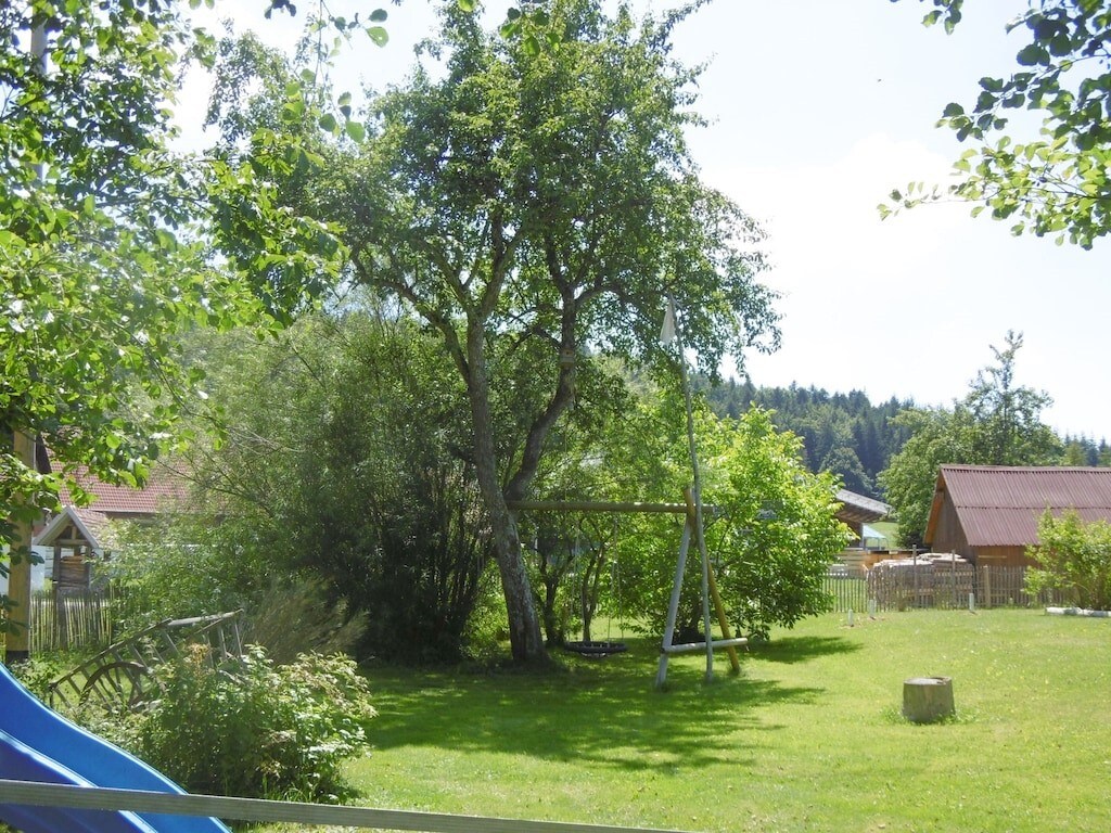 Sommerhaus umringt 
von Wiesen & Wald
"Natur pur"