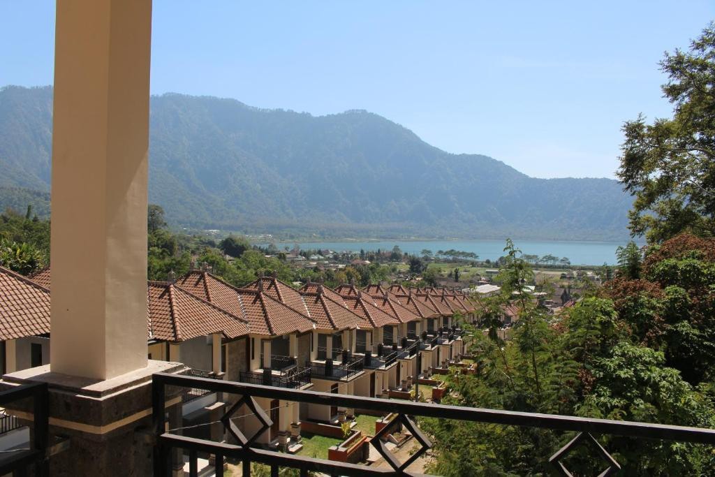 Nearby Lake! 3BR Private Villa In Bedugul