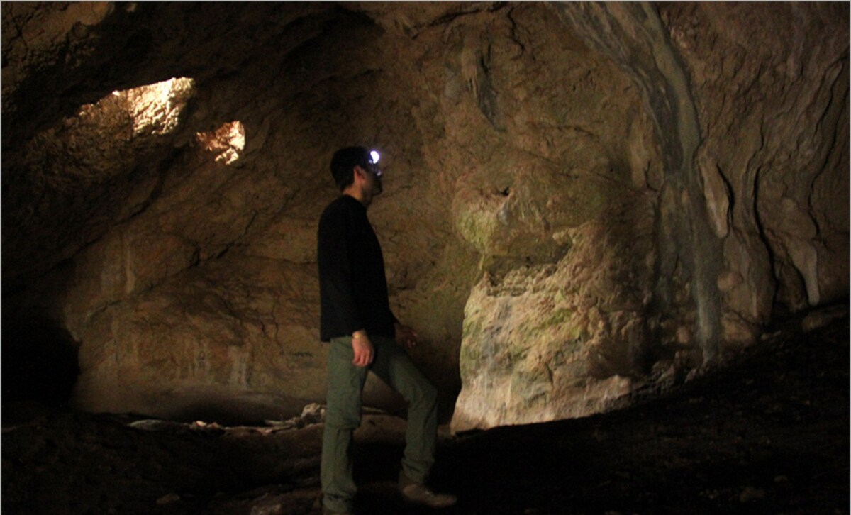 Cave on Tesilq