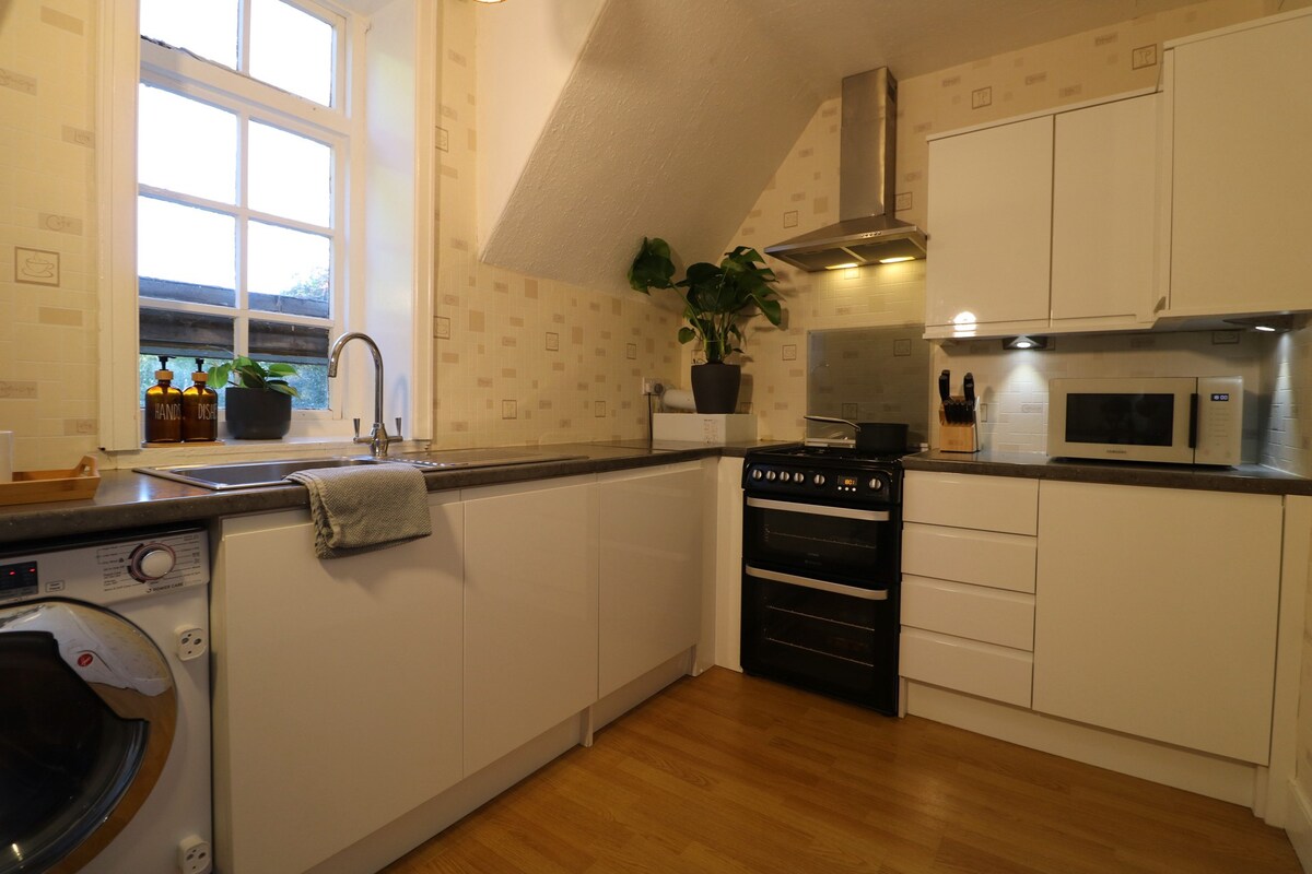 Suite with bathroom and desk