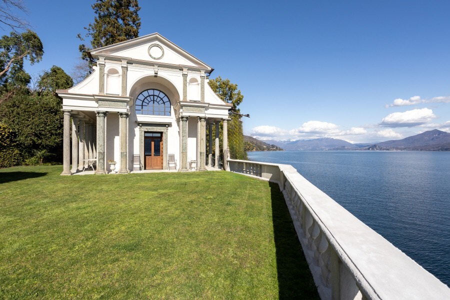 On the Lake. Unique Luxury Villa. Lake Maggiore