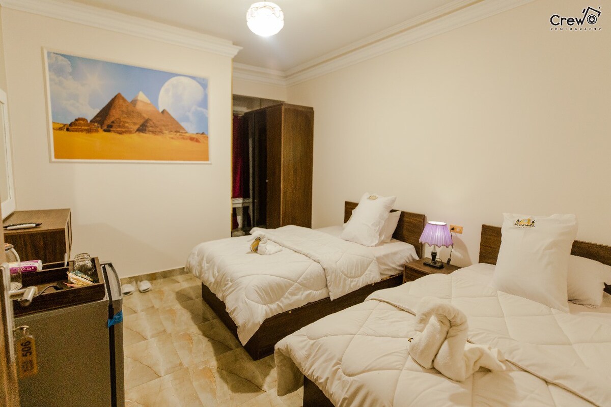 Cozy Double Room with Pyramids View Roof top
