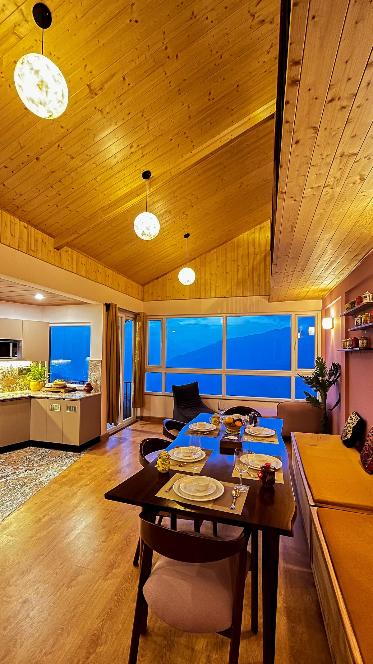Luxury Penthouse in Clouds with Kanchenjunga View