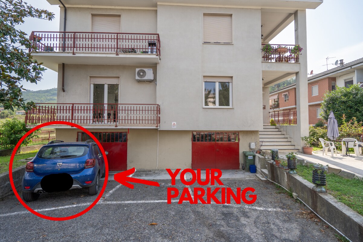 [Private Parking] with Hill View