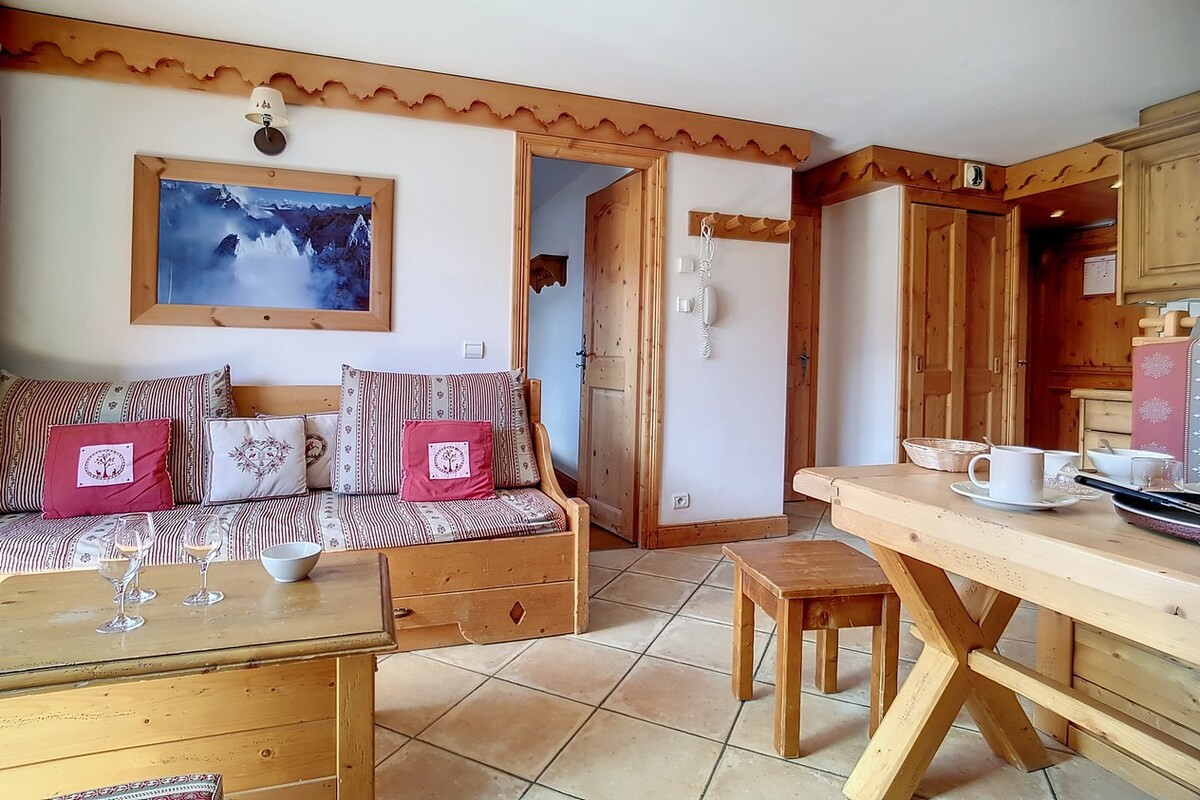 Style chalet, sur pistes, balcon, piscine, vue