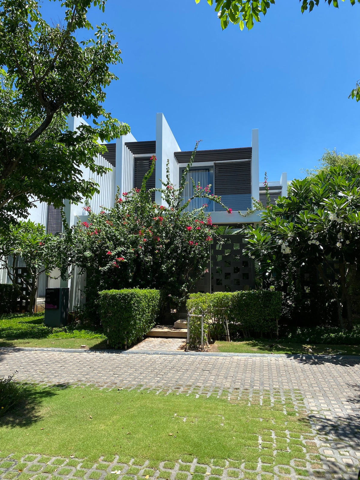 Okinawa Premium Villa - 3 Bedrooms - Huge Pool