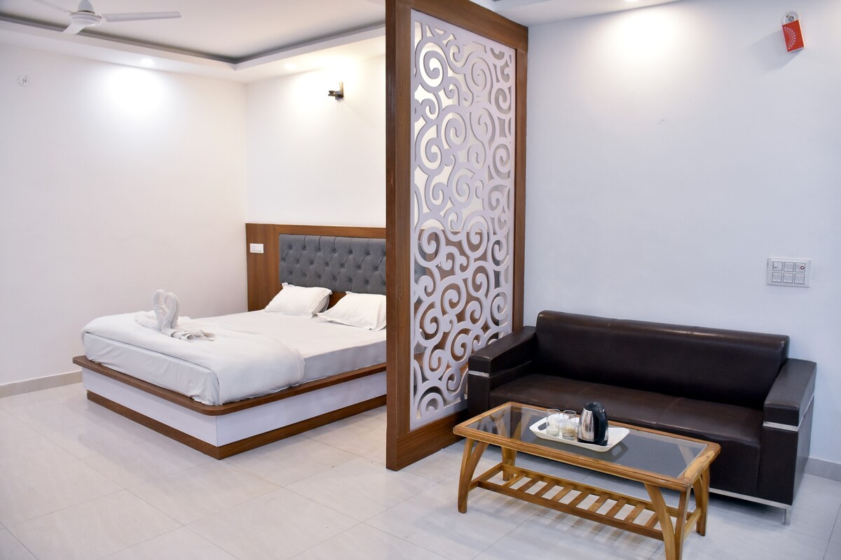 Advent Hotel greter noida , noida couple friendly