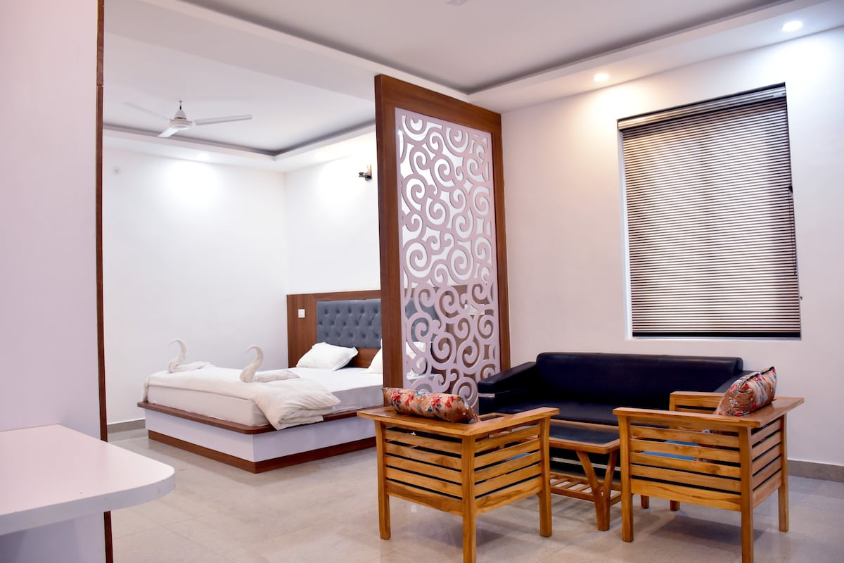 Advent Hotel greter noida , noida couple friendly