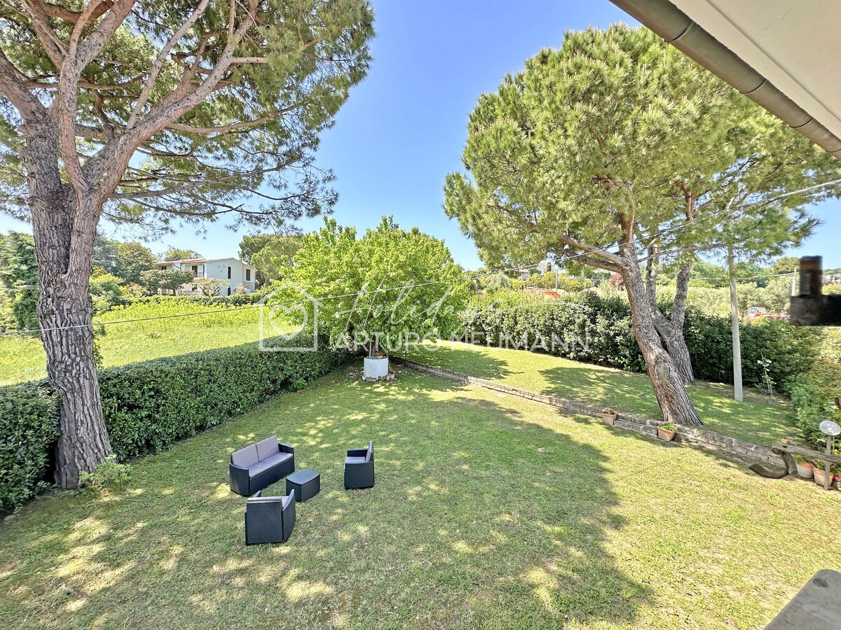 630 - Villa Giulia con ampio giardino e vista mare